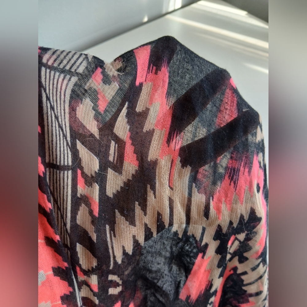 Women's Patterned Shawl - Picture 2 of 6